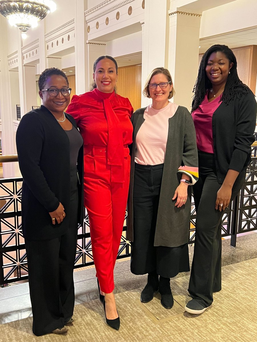 SadieCollective's tweet photo. Weβre still basking in the glow of our 5th Annual Exploring Career Pathways Conference π€© Thank you to the team at @chicagofed for hosting and shout out to everyone who came out to make this our most attended one yet!
#ExploringCareerPathways #ChicagoFed #DiversityInEconomics https://t.co/TXWBpcNmTx