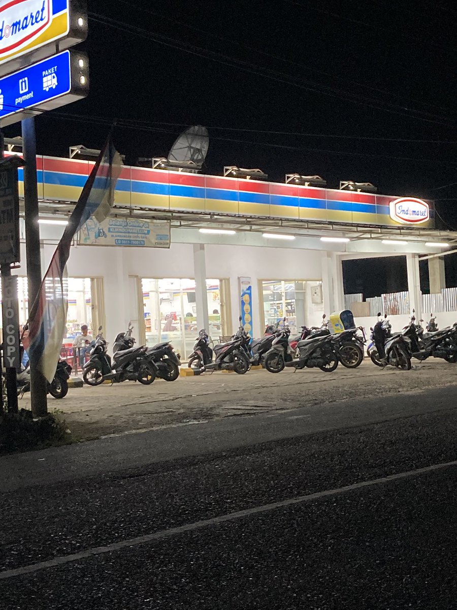 Razor61890828's tweet photo. @tanyakanrl iphone se gen 2 nih. https://t.co/x7YJ9ib5vu