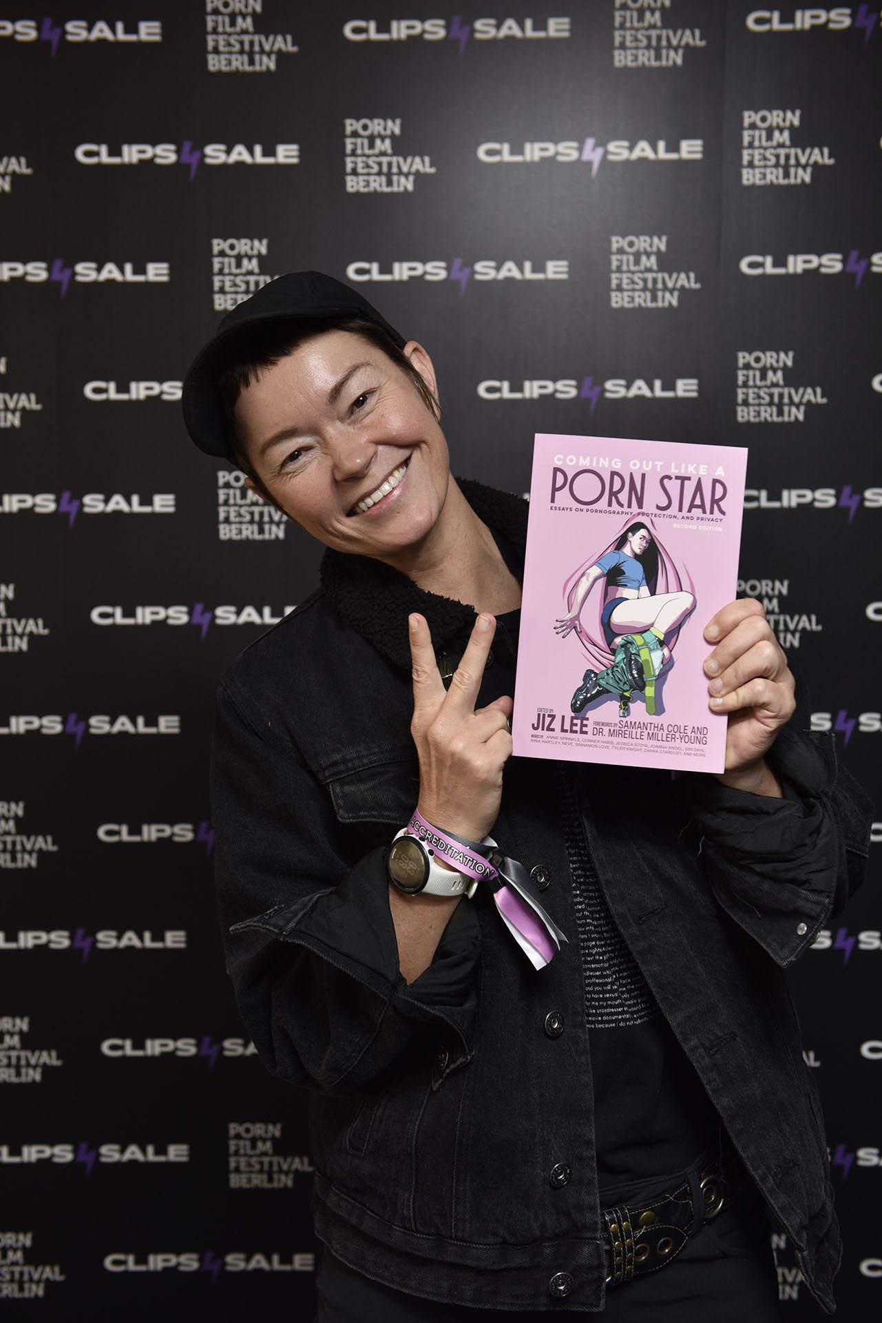 It’s my birthday! “Buy my book!”✌️ #ComingOutLikeAPornStar https://t.co/2d0ffzQZTV