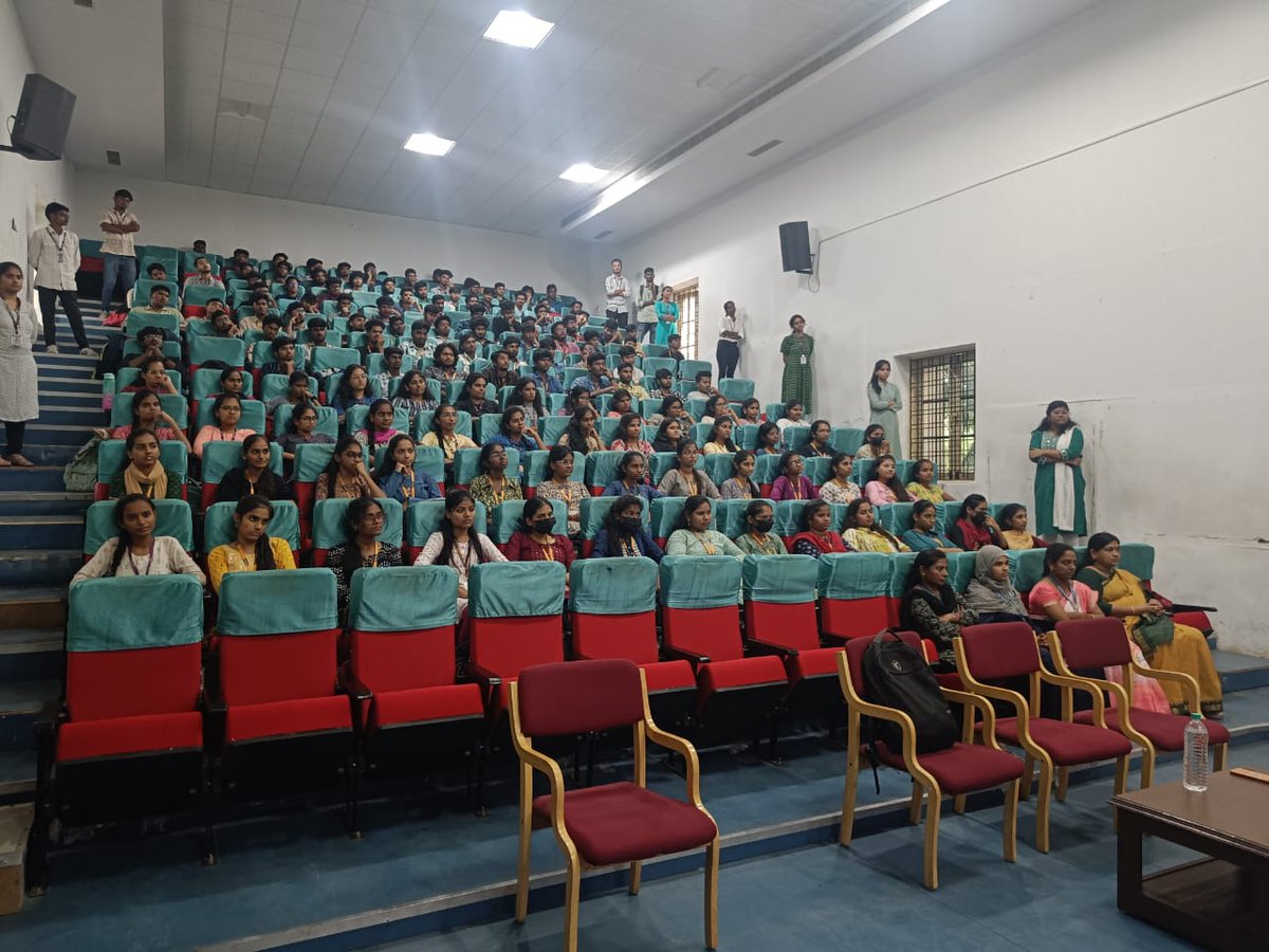 tg_womensafety's tweet photo. Under the guidance of @Shikhagoel_IPS DGP #WomenSafetyWing, Insp.Sathyanarayana & SI P.Hareesh of #SheCyberLab addressed students at VBIT for the Cyber Aware: Digital Awareness & Empowerment event. They emphasized #CyberCrimes against #women & #children & future of #CyberSecurity https://t.co/sil6zNKCKD