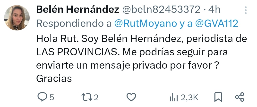 delerianaum's tweet photo. Una mujer pide ayuda desesperadamente porque los socorristas y las líneas están colapsadas. Está atrapada en su casa con niños, adultos mayores y una persona FALLECIDA. Va uno a las respuestas y se encuentra esto. 

El "periodismo", ese otro mal de nuestro tiempo. https://t.co/eUCYuNKYy9