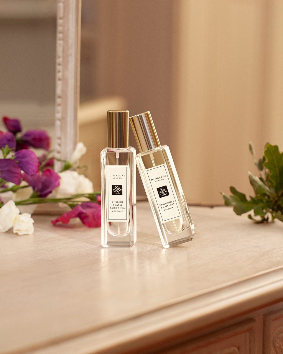 Descubra a arte de criar fragrâncias únicas com Jo Malone London!

Visite o quiosque no Piso 3 do Flamboyant Shopping e experimente a combinação perfeita de English Pear &amp; Sweet Pea com English Oak &amp; Hazelnut, um toque de frescor irresistível para suas noites especiais.