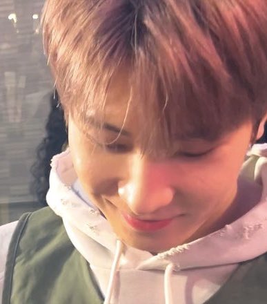 wonwooszone's tweet photo. his cheeks 🍞 https://t.co/MOQ52K2Kr9