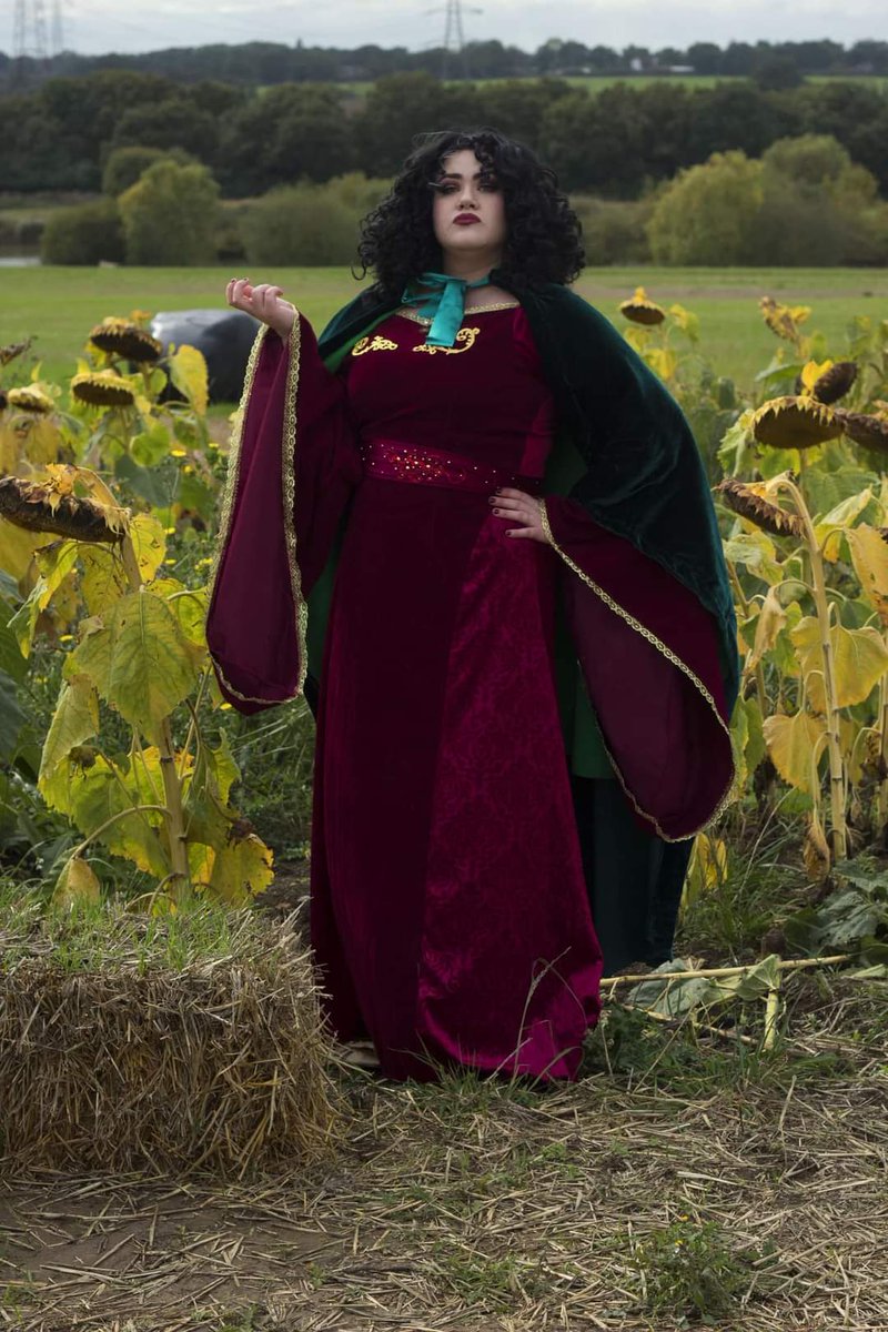 Mother knows best 💁‍♀️💜

Photoshoot for FairyTail Moments with Awaywiththephotography 👻