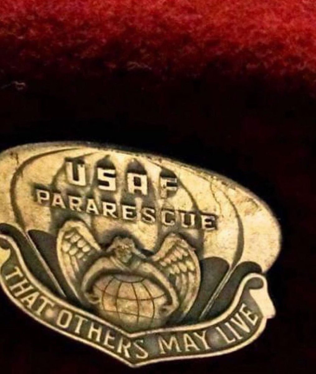 op_hawkeye's tweet image. 10.30.1991 ~ TSgt Arden “Rick” Smith 🇺🇸

#OpHawkeyeRemembers #RickSmith #106thRescueWing #AirNationalGuard #PJ #Pararescueman #TOML #Operation_Hawkeye

📰 usafrotorheads.com/smith-arden-r
📜 ang.af.mil/Media/Photos/i…
📰 27east.com/southampton-pr…
📰 awesomestories.com/pdf/make/127647