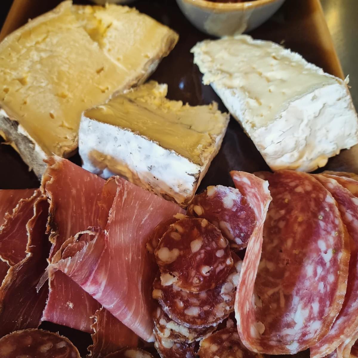 Our Autumn Cider Fest is back from 12 today!
We have ciders for all tastes - dry, sweet, fruited, sparkling &amp; still! Available in flights for "tapas" style drinking, or pints if you prefer, to pair fantastically with our selection of cheese &amp; charcuterie boards!