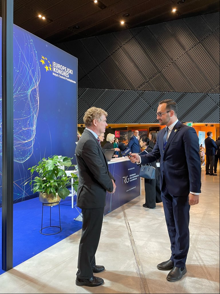 🇪🇺🇵🇱 Since 2004, Poland's EU membership has led to profound changes. Silesia is a great example of a coal-mining area evolving into a tech hub.

Glad to join the Congress of SMEs in Katowice to discuss how AI, skills, social dialogue and ESF support make Europe more competitive.