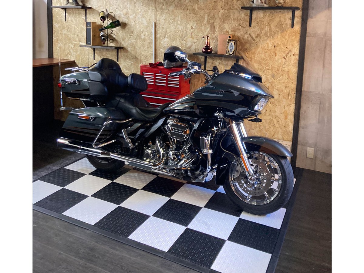 tec_tile's tweet photo. 2023/11/24 ガレージ酒場 KⅡ 様
商品◆ガレージサイズBike-2セット
感想◆飲食店に自己所有のバイクを展示するため、耐久性・施工がしやすいタイルを探していると、テックタイルを見つけたので購入しました。
非常に良くできており、バイクが引き立つ商品です。

#テックタイル #tectile #GarageLife https://t.co/NhwYp5AuGE
