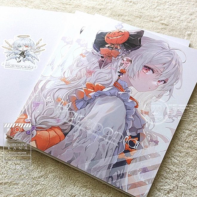 イラスト本完成!表紙がうっすらきらきらしてます 
