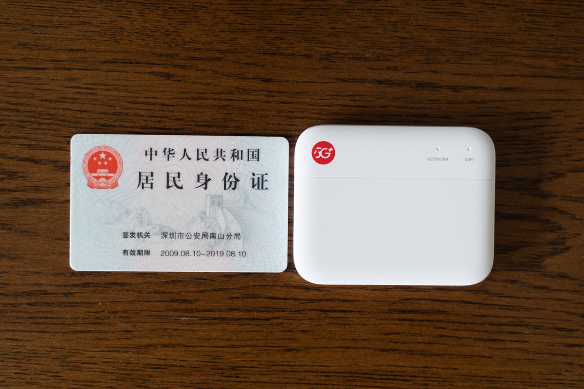 luoleiorg's tweet image. 🤡 花费巨资，入手了 ¥300+ 这个价位，市面上最小巧的一线品牌 5G CPE 随身 WIFI: 中兴 F50
💰 售价: ¥369+，我京东券后实际支付 ¥337 
🔗 zuoluo.tv/zte-f50
👍 优点： 
1️⃣ 体积小巧，50g 不到重量，随身携带很方便。我们数字游民去图书馆不用手机开热点啦。
2️⃣ 支持 2.4G/5G…