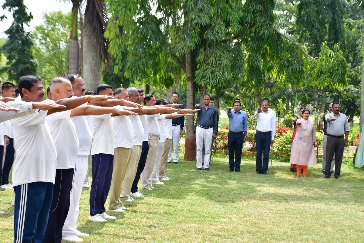 247Bncrpf's tweet photo. On 29/10/2024, Officers & other ranks of HQR/247 Bn participated in “Run for Unity” on birth anniversary of Sardar Vallabhbhai Patel.
@crpfindia
#gcnda
#vstcnda
#Rangenda
#kksector https://t.co/Uj1AdiZVrK