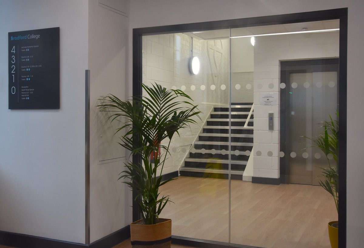 Tilbury_douglas's tweet photo. We have successfully handed over the #refurbished Garden Mills, now a state-of-the-art digital, science, and allied health training facility for Bradford College. 

Read more: https://t.co/rOP8NyP5UI 

#ProjectCompletion #Education #FurtherEducation #TeachingSpaces #Construction https://t.co/yiTBIMmxUz