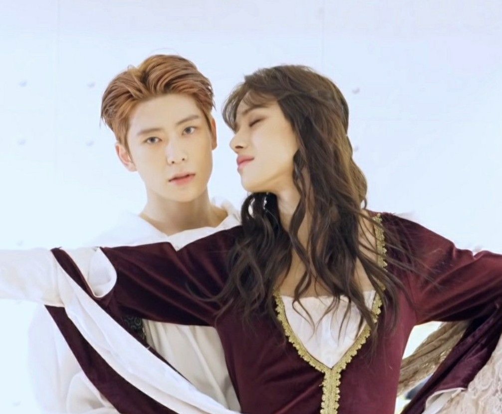 AboutMusicYT's tweet photo. NCT's Jaehyun and Jungwoo as Titanic's Jack and Rose, 2018. https://t.co/i8pzavhb5w