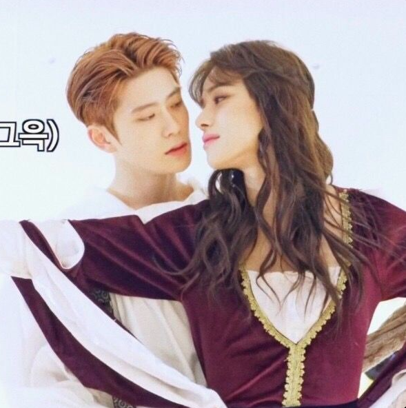 AboutMusicYT's tweet photo. NCT's Jaehyun and Jungwoo as Titanic's Jack and Rose, 2018. https://t.co/i8pzavhb5w