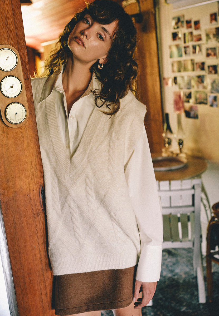 Koleksiyonun en gözde parçalarını keşfetmeye hazır mısın? ✨ Doğal görünüm, yumuşak doku, cesur desenler ve çok daha fazlası gardırobunda yerini almak için sabırsızlanıyor.. 🤎