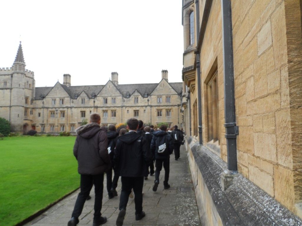 Rawmarsh School (@rawmarshschool) on Twitter photo π£ On October 21st, 31 Y11 students had the amazing opportunity to visit <a href="/magdalenoxford/">Magdalen College</a> College! π£ On October 21st, 31 Y11 students had the amazing opportunity to visit <a href="/magdalenoxford/">Magdalen College</a> College!