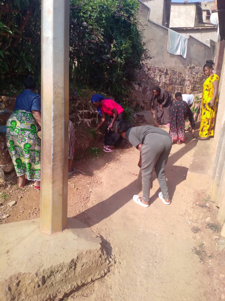 Kuri uyu munsi Mu tugari tugize Umurenge twazindukiye mu gitondo kisuku, aho twibanze mu gusibura inzira z'amazi ndetse no gusukura inzira zimigenderano.

<a href="/CityofKigali/">City of Kigali</a> 
<a href="/Nyarugenge/">Nyarugenge District</a>