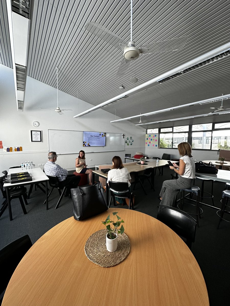 Amazing to discuss online learning with our guests from Brisbane Catholic Education and #FisherONE. Great learnings for #ViSN. A great new network has begun.  <a href="/MrsKK8/">Kylie Kingdon</a> <a href="/mandyconnor/">Mandy Connor</a> <a href="/mferrinda/">Matthew Ferrinda</a>