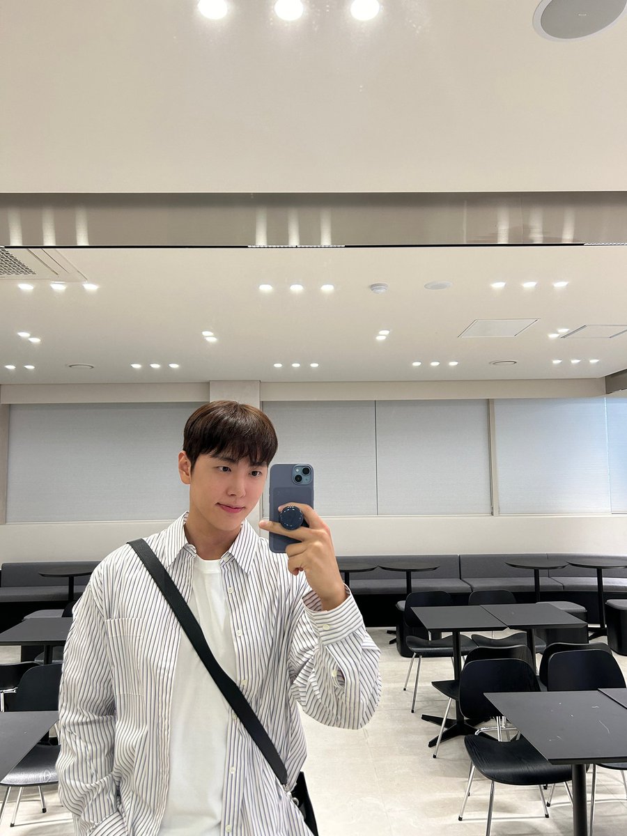 SF9official's tweet photo. 저녁은 떡볶이😊
#SF9 #JAEYOON https://t.co/Hci5jQF0pZ