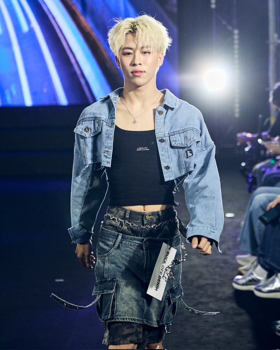 BUCKOFFofficial's tweet photo. and models from BUCK OFF DENIM, luanch the new unisex collection "Zero". represent the "BRAVE" concept.​ This collection encourages everyone to break free, express themselves, and embrace new styles with uniquely designed outfits for all.

#BUCKOFF​
#RobinsonSuperJeansWeek https://t.co/EYCXMyVdyv
