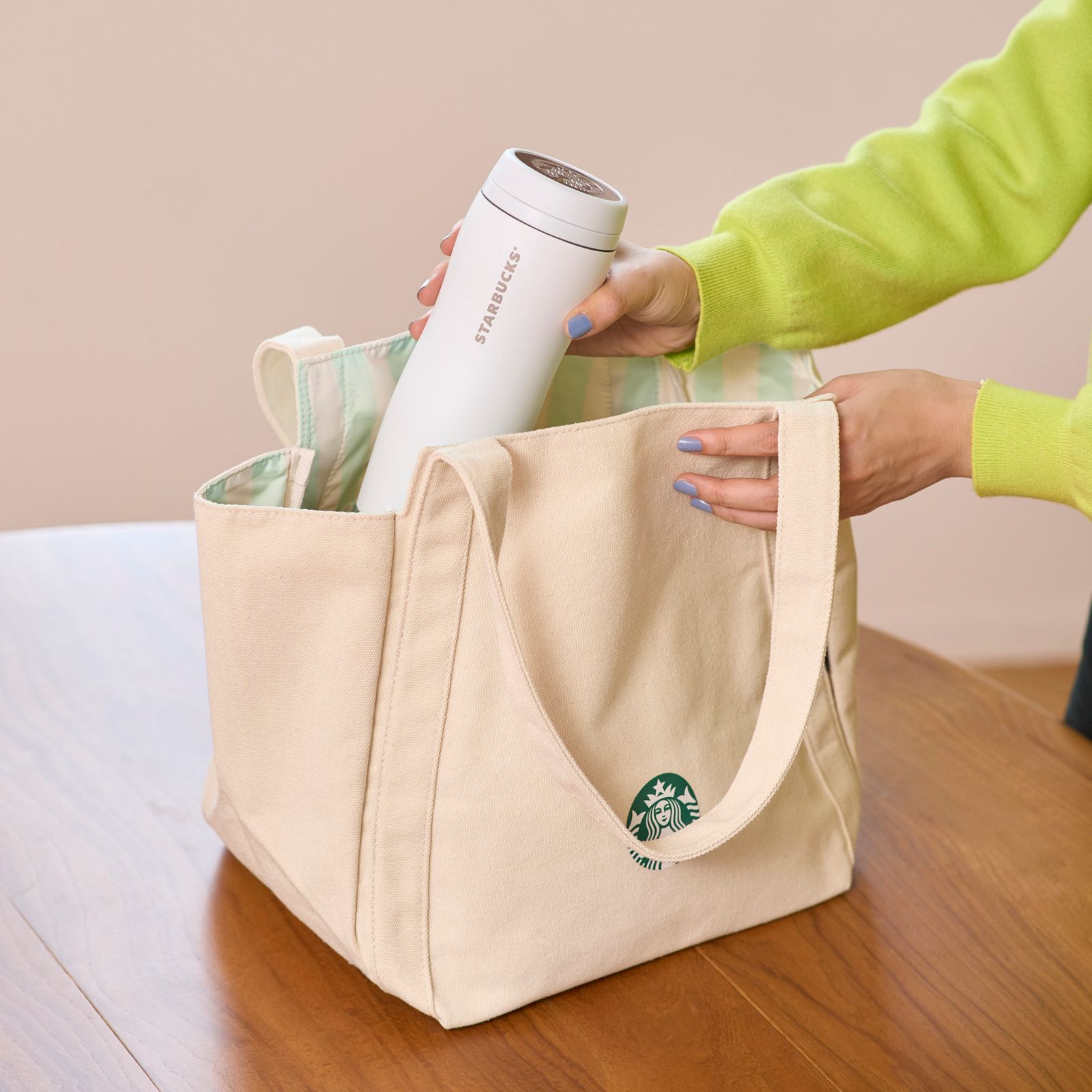 朗報】スターバックス福袋2025で3年ぶりにアイツが帰ってきてる