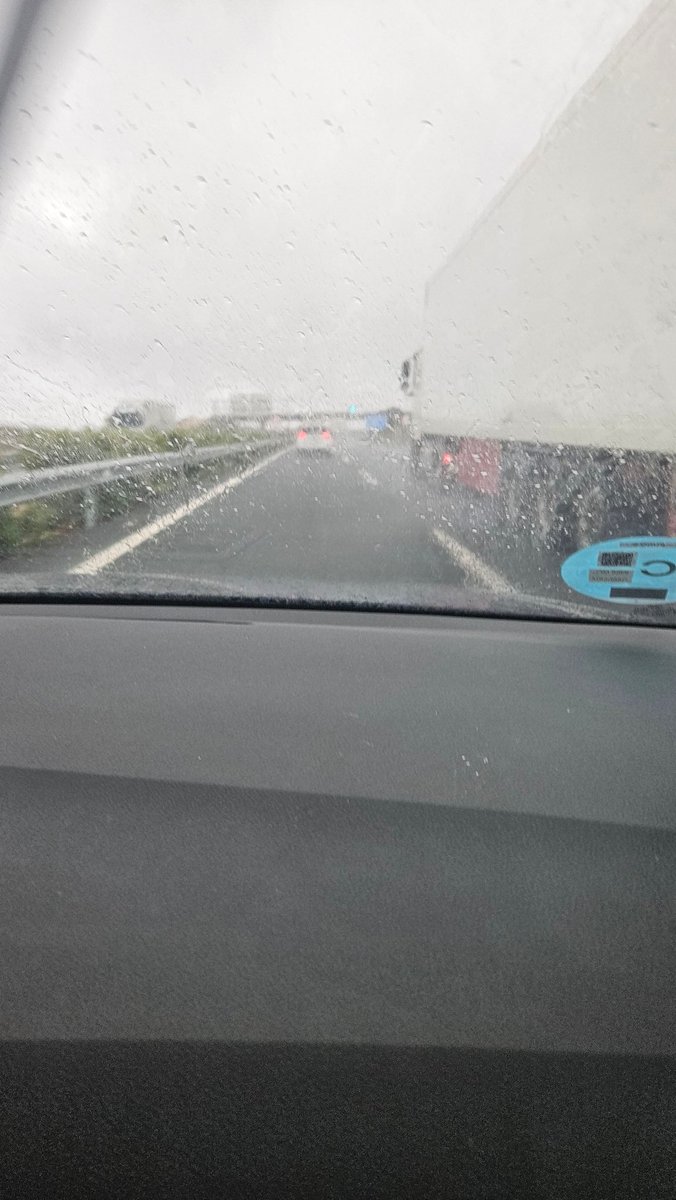 On my way to Granada with a usually planned stopover in Cordoba to visit Alcazar but the rain is there too. So cancelled..😭