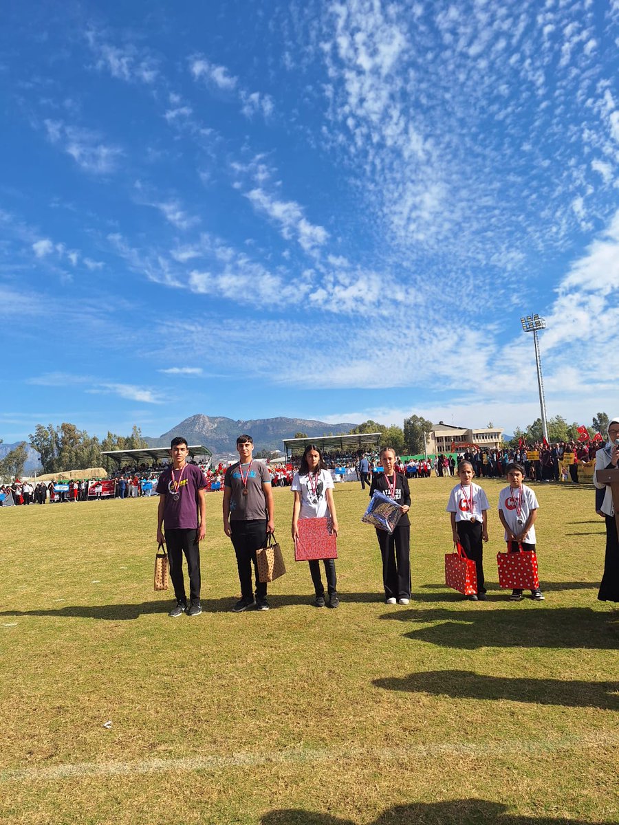 29 Ekim Cumhuriyet Bayramı etkinlikleri kapsamında düzenlenen kompozisyon yarışmasında öğrencimiz Muhammed İsa ATMAN ilçemizde 3.olmuştur. Öğrencimizi tebrik eder başarılarının devamını dileriz.