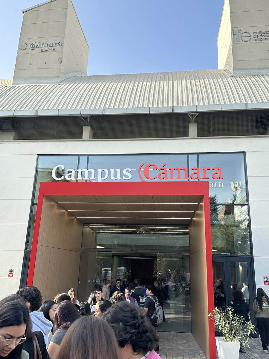 celiacabo_'s tweet photo. Ya empieza #FeriaEmpleoXVI #CamaraComercioMadrid https://t.co/S9nJsOeYRh