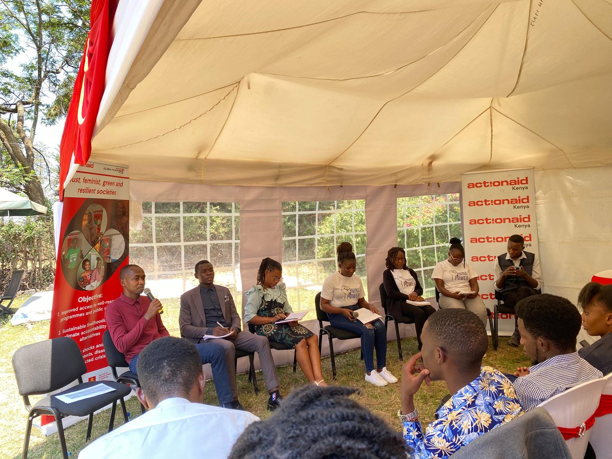 Stephenstephano's tweet photo. All the bursary allocated to different elected leaders should be consolidated to one Funding basket to Education Capitation from High School to University for Free adequate education. 
#Tax4QualityEducation
#FeeMustFall
Education Finance Model https://t.co/gMrSR3DnSn