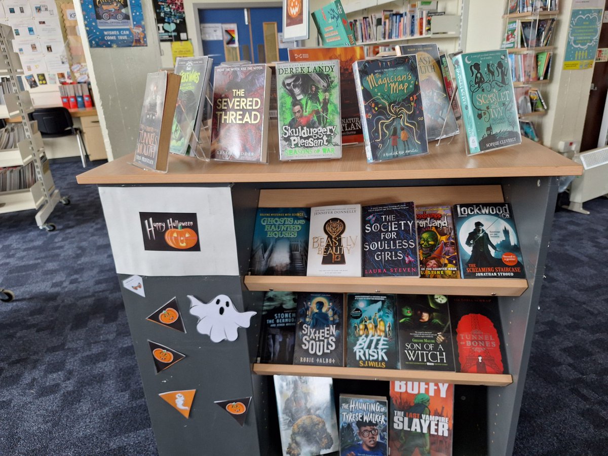 KpssL's tweet photo. Getting ready for Halloween 🎃 @KpssL @KingsParkSec @EnglishKpss https://t.co/TAfmcaW28p