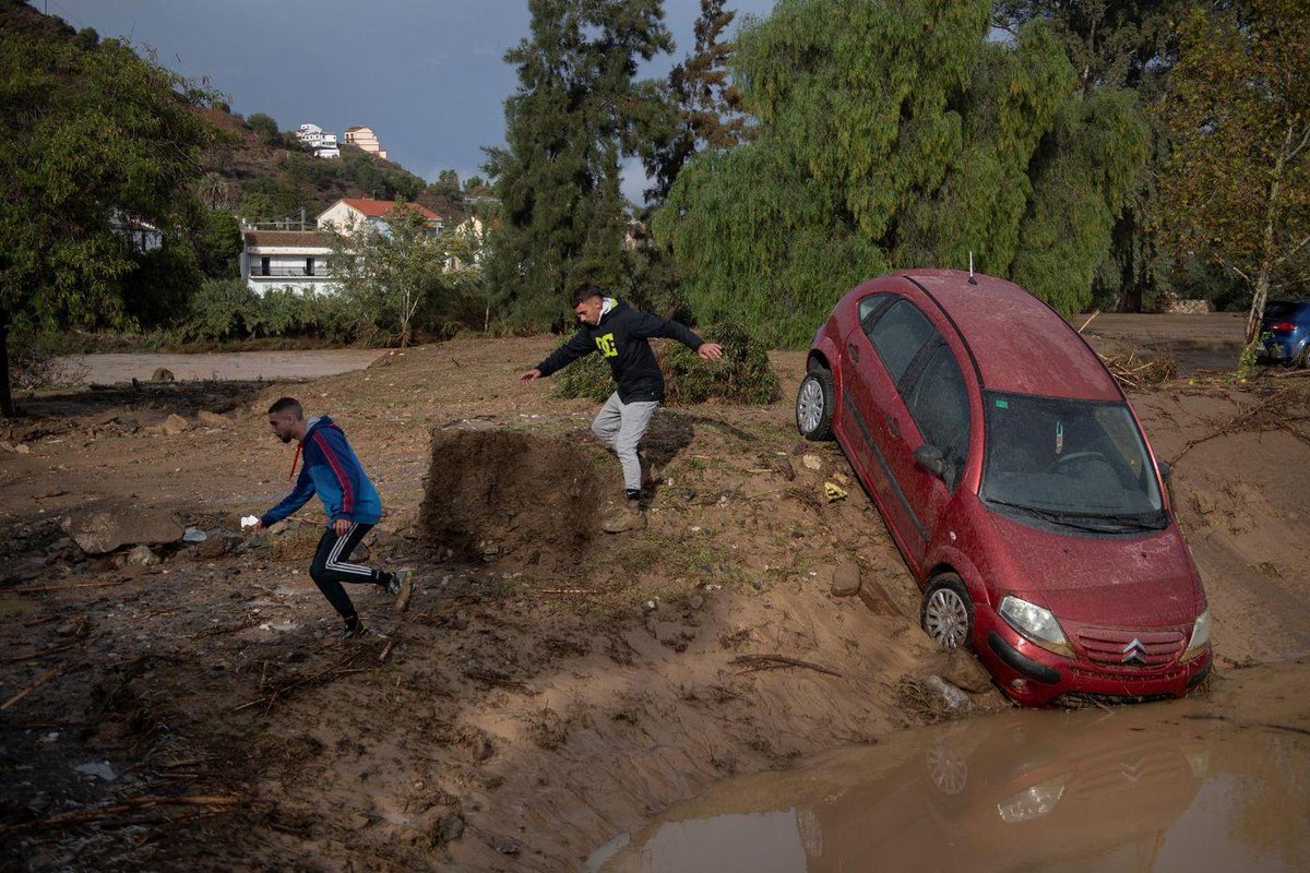 🔴 Au moins 50 morts après de très violentes inondations en Espagne 

 « Nous faisons face à une situation sans précédent, que personne n’a encore jamais vue », a déclaré Carlos Mazon.

la-croix.com/violentes-inon…
