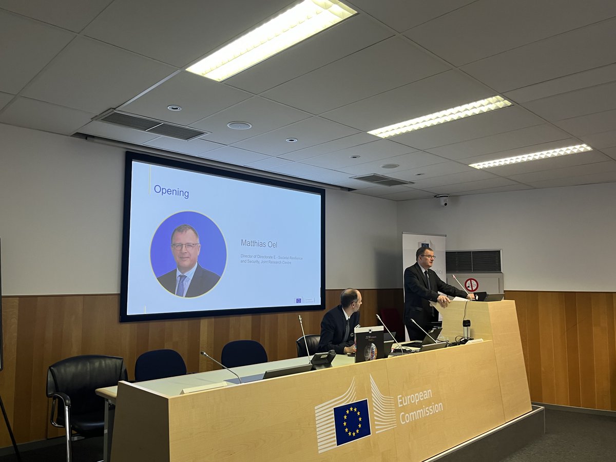 Matthias Oel from <a href="/EU_ScienceHub/">EU_ScienceHub</a> just opened the #AtlasOfTheHumanPlanet launch event

He highlighted that the Atlas is the result of 20 years of research and innovation, which will help shape future 🇪🇺 policies

Join the live stream at 👇
webcast.ec.europa.eu/atlas-of-the-h…