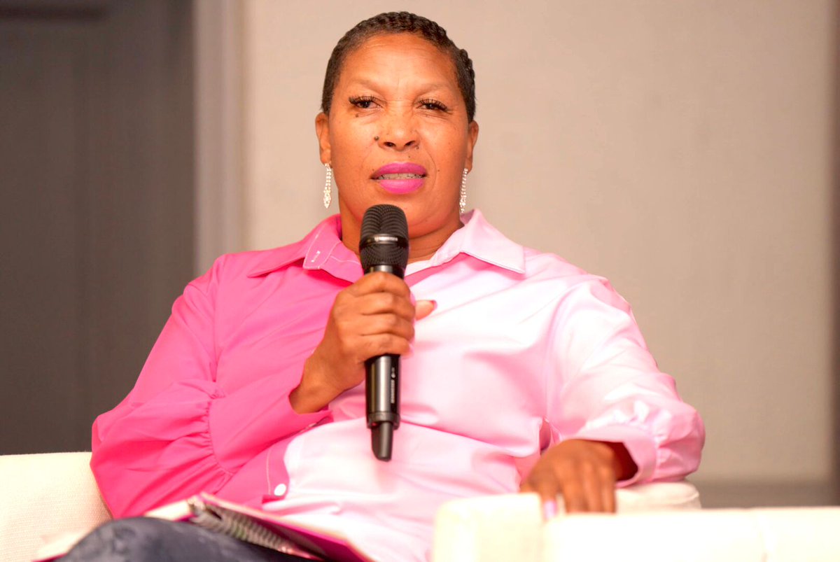 [ON AIR] #SAfmTalkingPoint with <a href="/CathyMohlahlana/">Cathy Mohlahlana</a> talking to cancer survivors, Agnes Munien, Emily Matsie Bathong, and Nono Zwane!  Discussing the standard of care &amp; the mental health challenges faced when navigating life-threatening illnesses 🎗️
#BreastCancer