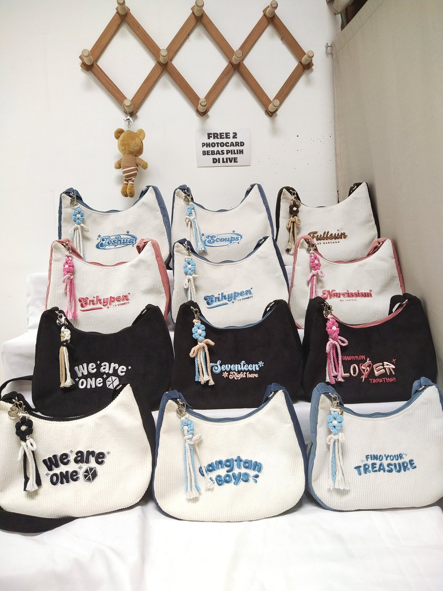 ✨ READY STOCK ✨

SHOULDER BAG SLINGBAG

SEVENTEEN, EXO, BTS, ENHYPEN, TREASURE, HAECHAN, JAEMIN, SCOUPS (3 BAG), JOSHUA (2 BAG)

PRICE : RP. 125.000 inc adm, packing 
FREE GANTUNGAN + 2 PC (bisa request)

BISA CO OREN ATAU TIKTOK SHOP

help like and retweet ❤️🔄