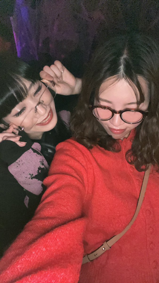 aynooo_yano's tweet photo. チャチャチャ眼鏡しすたーず https://t.co/4RbiMofVTz
