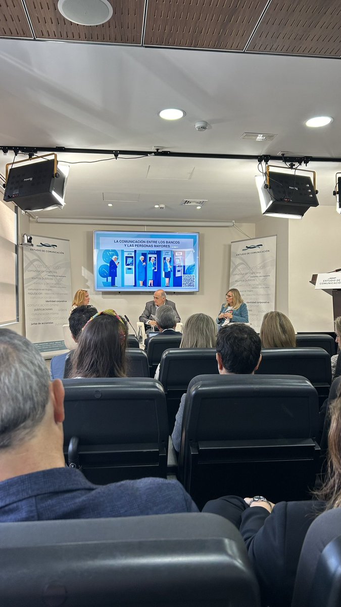Hoy aprendemos más sobre la comunicación entre bancos y mayores