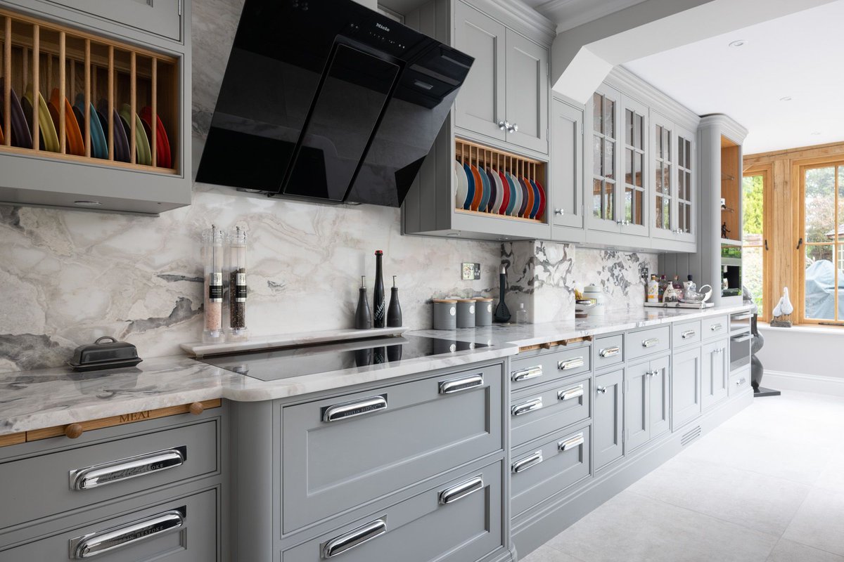 SheerinBespoke's tweet photo. Are you looking for contemporary kitchen design colours or something more traditional? By going bespoke, you can have what you want and truly create a kitchen that reflects your lifestyle and personality!
#bespokekitchendesign #luxurykitchens #Knutsford #Cheshire https://t.co/Jj2Fpq7qYk