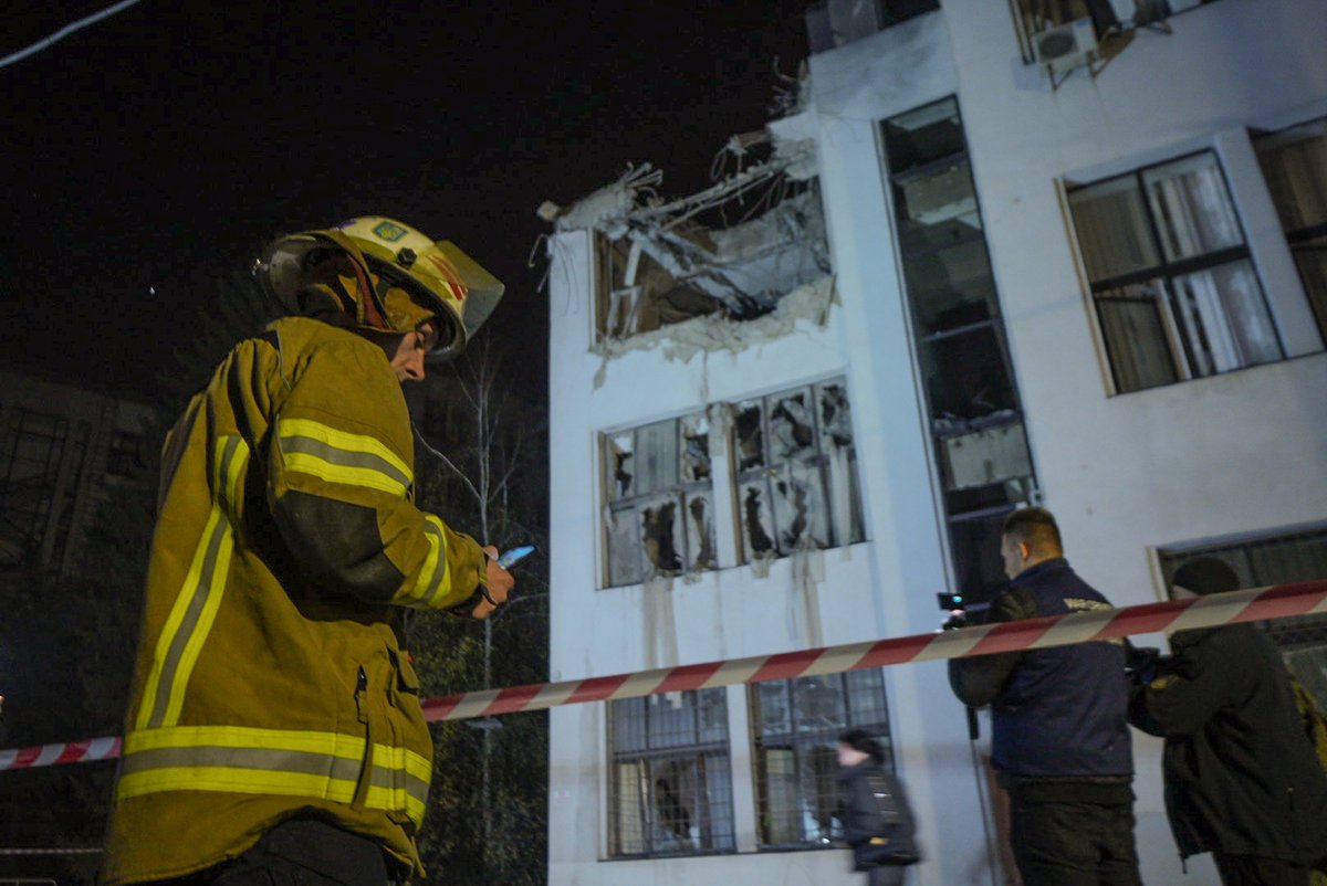 ⚡️ Photo of the aftermath of Russian bombardment of Derzhprom, a historic building in Kharkiv city center, on October 28. 

Photo: Ivan Samoilov