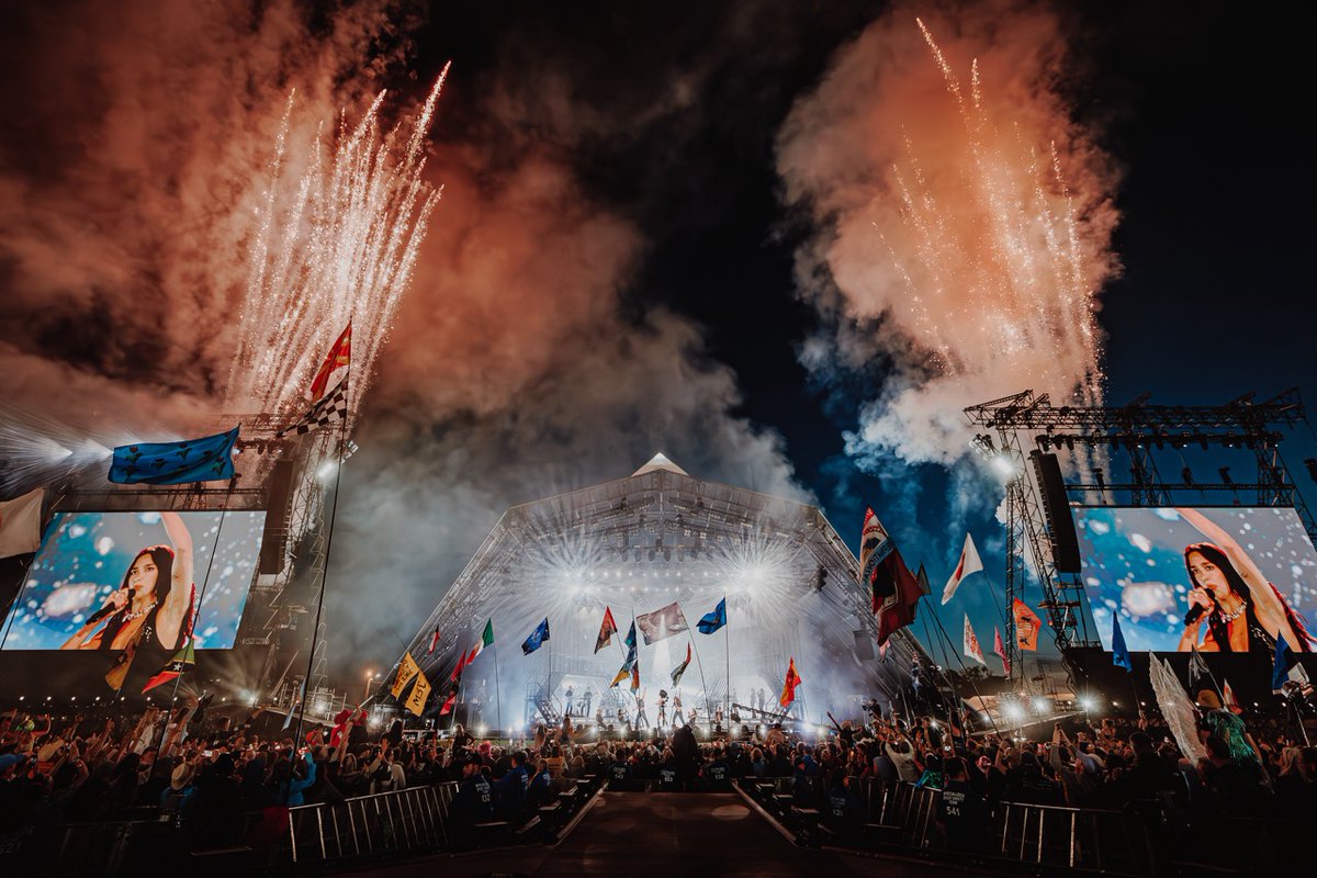 LcrLights's tweet photo. Lighting Up Glastonbury: A Night with Dua Lipa🎶✨

Over the summer, we had the incredible honour of illuminating @DUALIPA's headline performance at @glastonbury 🎪

#DuaLipa #Glastonbury #StageLighting #EventProduction #LCR #LightsControlRigging https://t.co/bIRbabl9i2