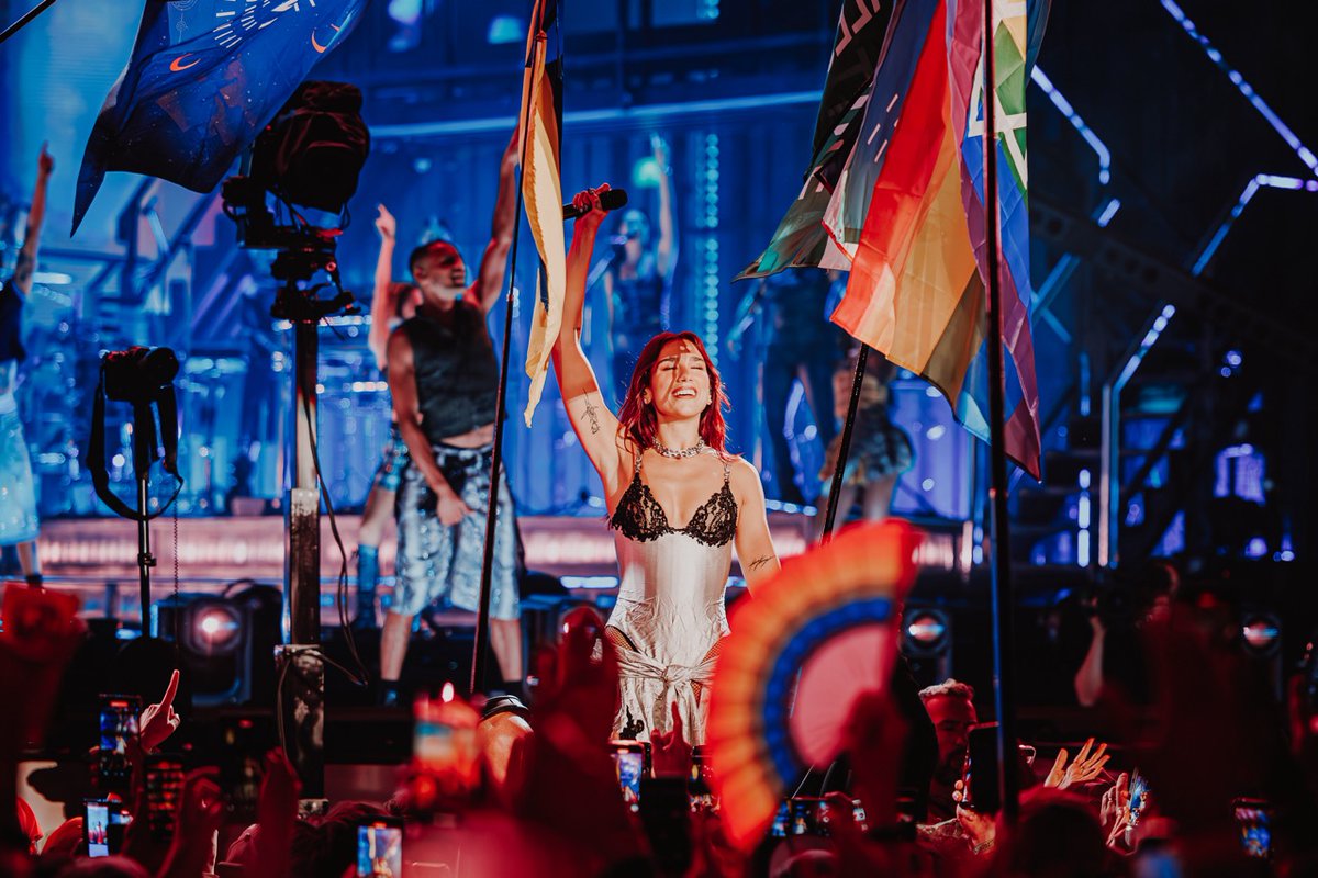 LcrLights's tweet photo. Lighting Up Glastonbury: A Night with Dua Lipa🎶✨

Over the summer, we had the incredible honour of illuminating @DUALIPA's headline performance at @glastonbury 🎪

#DuaLipa #Glastonbury #StageLighting #EventProduction #LCR #LightsControlRigging https://t.co/bIRbabl9i2