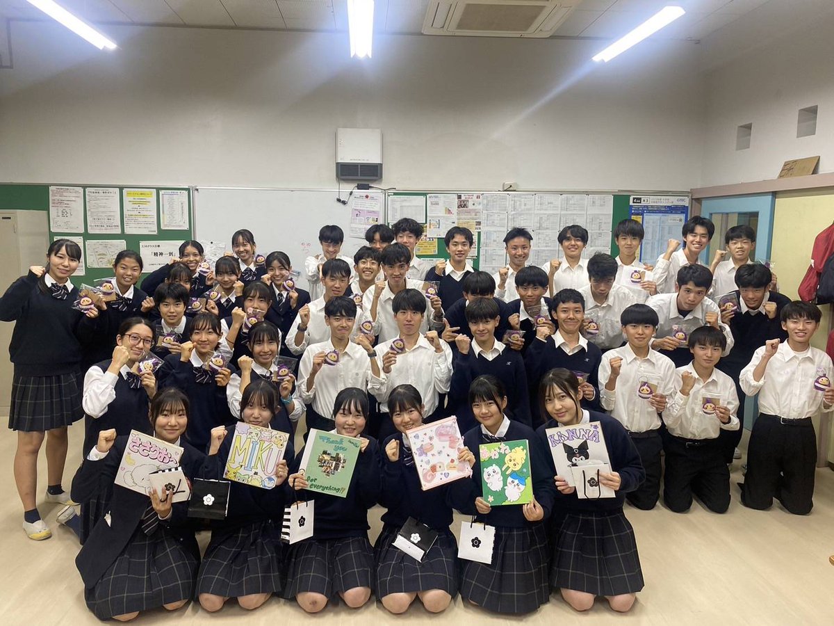長距離 駒大高校恒例の結団式。今年はユニフォームに合わせた紫の 長距離 駒大高校恒例の結団式。今年はユニフォームに合わせた紫の