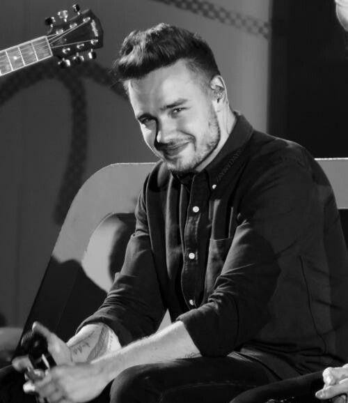 LiamJ_Romania29's tweet photo. Two weeks without Liam Payne and it's still painful and unreal.💔😭🥺 I miss him!🫂 https://t.co/Uge0UBY6eC