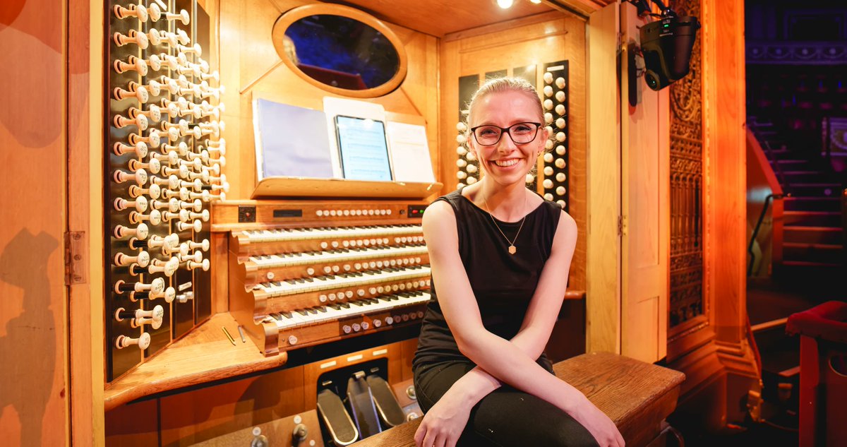 Anna Lapwood tweet media