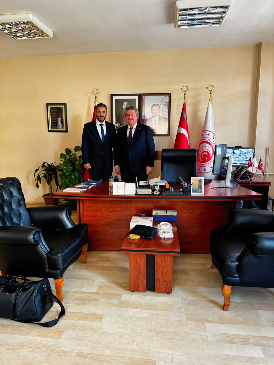 ercinpolat's tweet photo. Konya Gümrük ve Dış Ticaret Bölge Müdürlüğü Genel Müdürü Sayın Hasan Hüseyin Koçak’ı makamında ziyaret etme fırsatı buldum. Kendisine misafirperverliği ve nazik karşılaması adına içten teşekkürlerimi sunuyorum.

#KonyaGümrük #DışTicaret 
#TürkiyeCumhuriyetiTicaretBakanlığı https://t.co/wJejKEoMTE