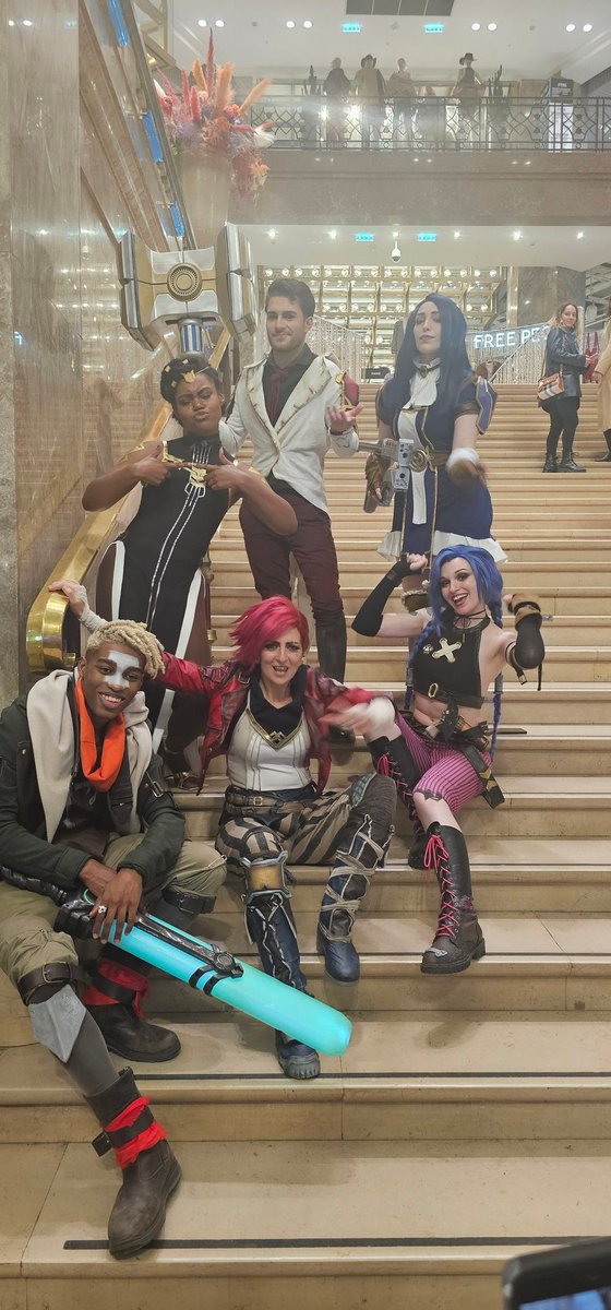 Sikay (@sikay_cosplay) on Twitter photo This week-end : We've got the best time with this awesome officials <a href="/riotgames/">Riot Games</a> cosplayers group :
🎩Caitlin <a href="/kameliacos/">🎩Sheriff Kamelia🧁</a>
🦈Jinx <a href="/Do_re_mi_sol/">Solaire_ 🌞🍉</a>
⌚Ekko <a href="/_shamiku_/">shamiku</a>
🥂Mel <a href="/KisaWatton/">Kizuki Cosplay</a>
🔨Jayce @ArsHedaCosplay
Thank U <a href="/SliceOfKaeyi/">Riot Kaeyi! ✨🍄🌙</a> for coordinating us ! <a href="/arcaneshow/">Arcane</a>
#arcanesseason2 This week-end : We've got the best time with this awesome officials <a href="/riotgames/">Riot Games</a> cosplayers group :
🎩Caitlin <a href="/kameliacos/">🎩Sheriff Kamelia🧁</a>
🦈Jinx <a href="/Do_re_mi_sol/">Solaire_ 🌞🍉</a>
⌚Ekko <a href="/_shamiku_/">shamiku</a>
🥂Mel <a href="/KisaWatton/">Kizuki Cosplay</a>
🔨Jayce @ArsHedaCosplay
Thank U <a href="/SliceOfKaeyi/">Riot Kaeyi! ✨🍄🌙</a> for coordinating us ! <a href="/arcaneshow/">Arcane</a>
#arcanesseason2