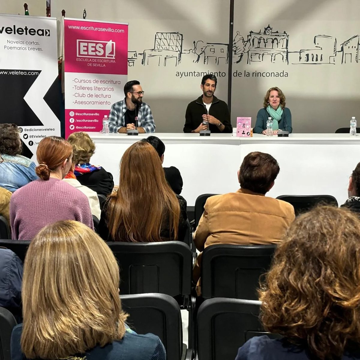 LaRinconada_Web's tweet photo. @donbukeditorial organiza la novena edición de su Encuentro de Escritores.
El ENES es un evento pionero a nivel nacional que pretende dar voz y protagonismo a los autores y a las autoras noveles..
#LaRinconada #Cultura #OtoñoLiterario
https://t.co/0W6G3uKb2g https://t.co/eok4G817Mb