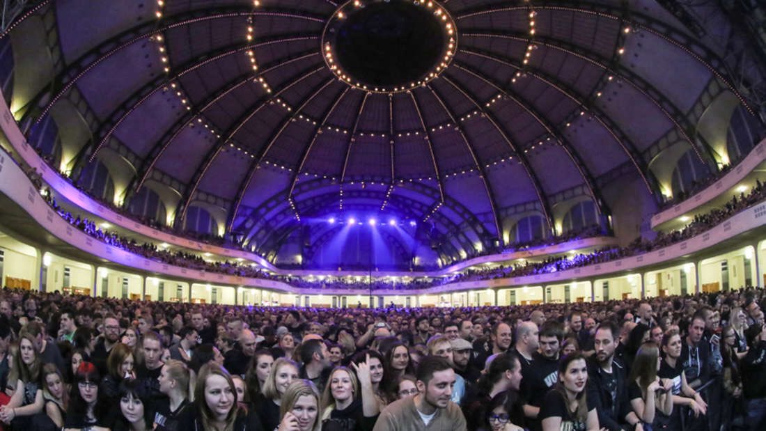 drxwvuitton's tweet photo. dear @30SECONDSTOMARS @jaredleto @shannonleto for your consideration
festhalle frankfurt, middle of germany
capacity 13,500
seats &amp; standing, accessibility including ground-level entrance
easy to get to via train, car, plane
restaurants, shops, pharmacy close
last been here 2013 https://t.co/UjkMtMoMYH