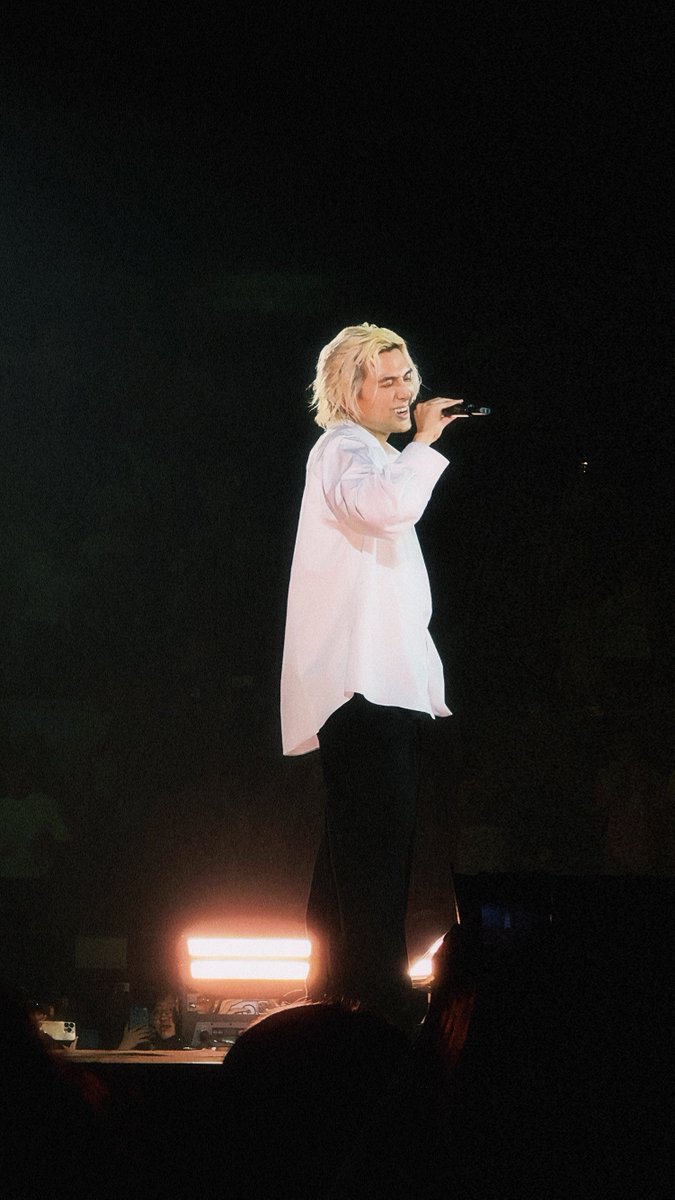 chaosinchaosss's tweet photo. 🤍

#BestofFujiiKazeAsiaTour
#FujiiKaze
#藤井風 https://t.co/78qlLSAhbh