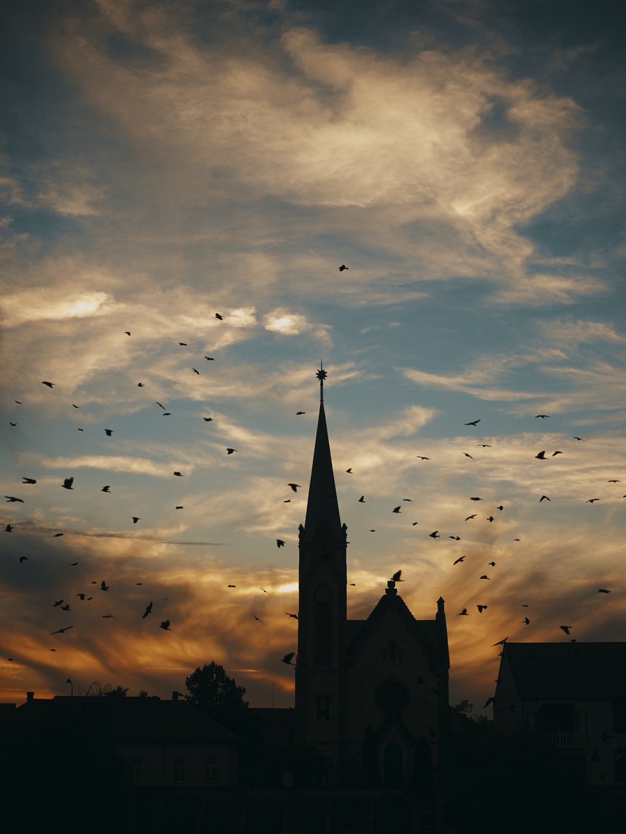 DoruLutai's tweet photo. #travel #travelblogger #travelphotography #urbanphotography #sunset https://t.co/fM2i3lskO5