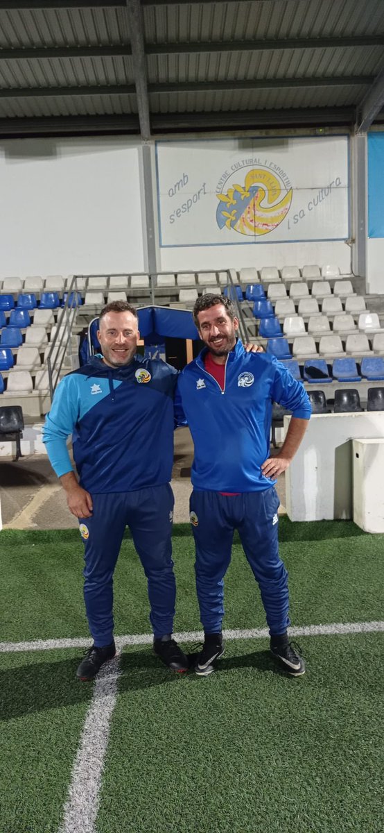 El CCE Sant Lluís té nou entrenador per l’Equip Regional Preferent! 

Carlos Seguí, un tècnic amb ADN blau, assumirà el repte de liderar el primer equip masculí. 

Isaias Pons, també de la casa, serà el seu ajudant de confiança

Vamossss! 💙⚽